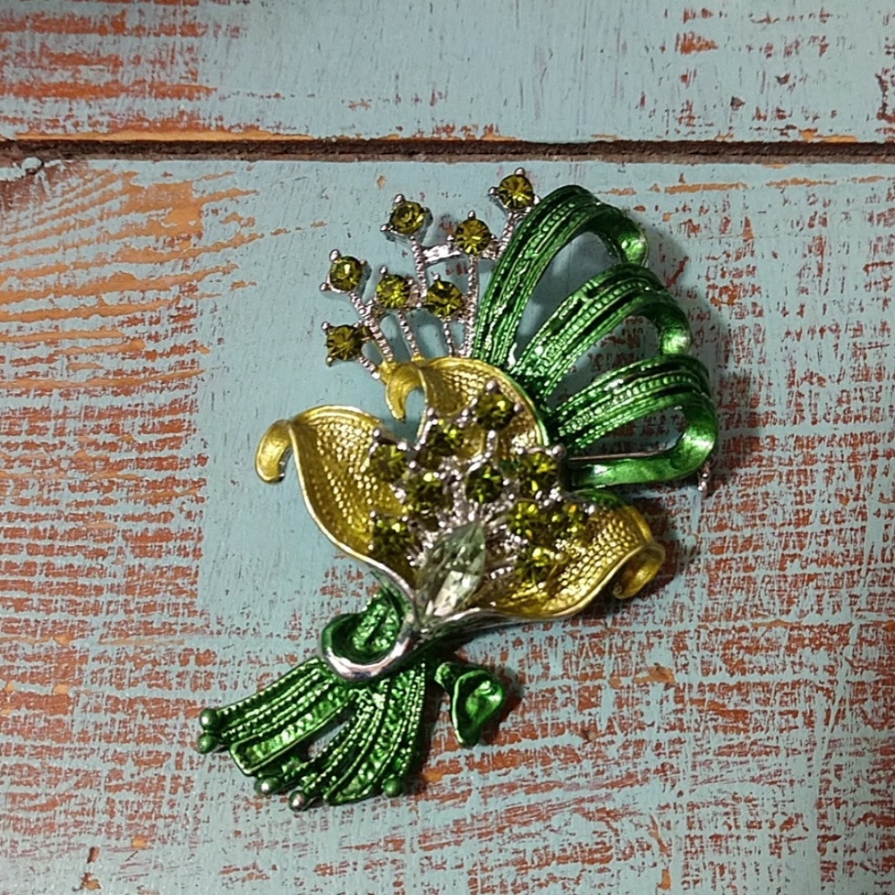 Vintage brooch pin floral silver